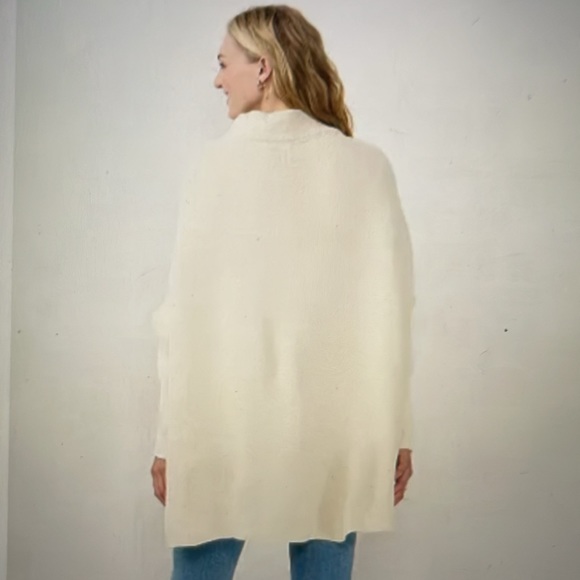 NWT LC Lauren Conrad Solid Black Knit Riding Cape - Picture 3 of 3